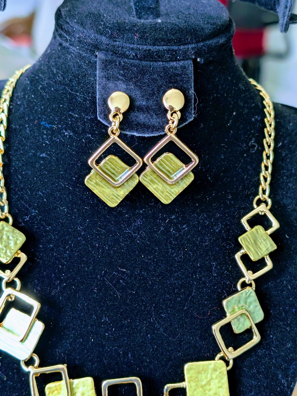 Gold-Tone Green Geometric Necklace & Earring Set - Picture 5 of 8